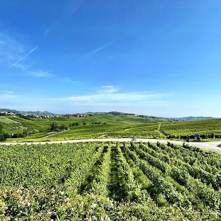 Chloe Boutique Wine Relais * Montecalvo Versiggia