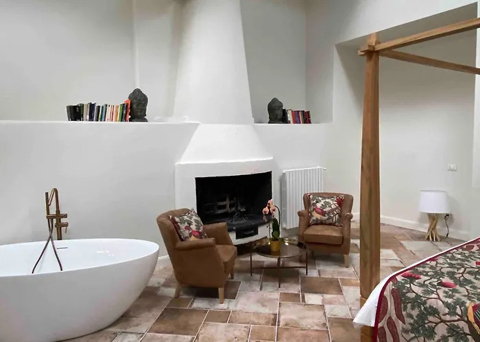 Chloe Boutique Wine Relais *