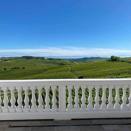 Chloe Boutique Wine Relais * Montecalvo Versiggia